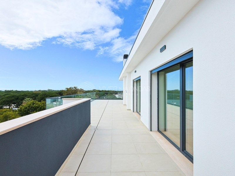 Property photo 2 of 39