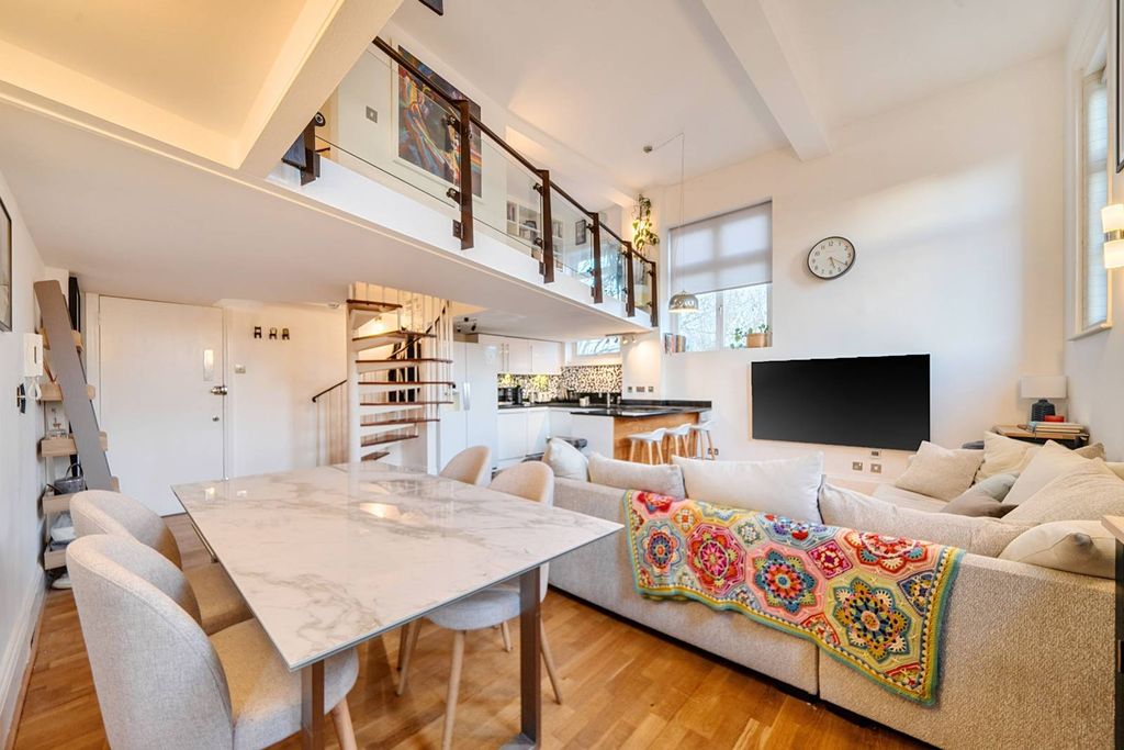 Property photo 3 of 22