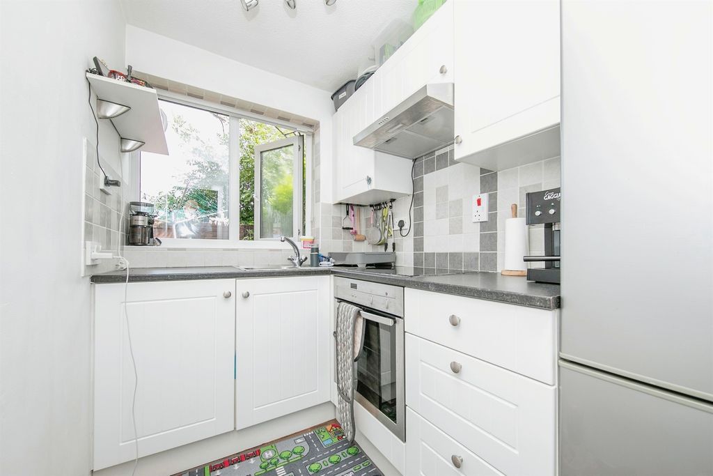 Property photo 3 of 12