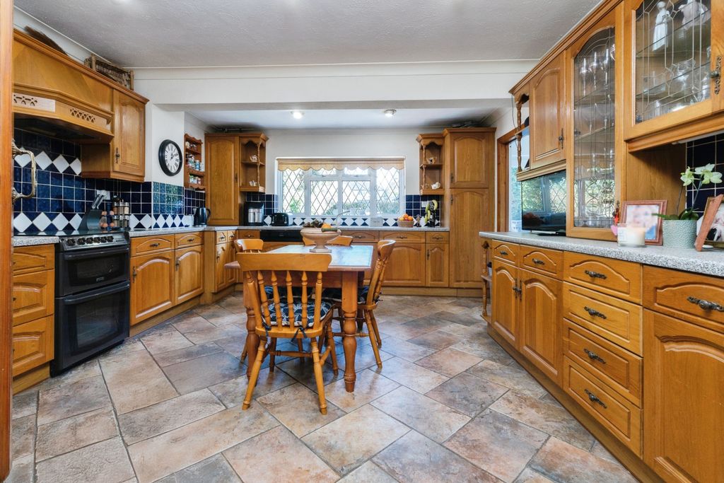 Property photo 2 of 15 Kitchen