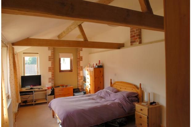 Property photo 3 of 14 Largest Bedroom