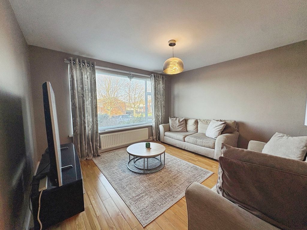 Property photo 2 of 15 Picture No. 12