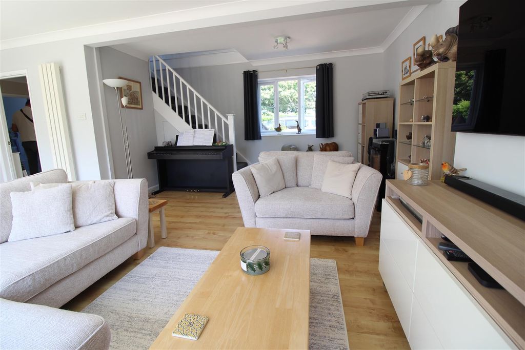 Property photo 2 of 16 Open Plan Living Area