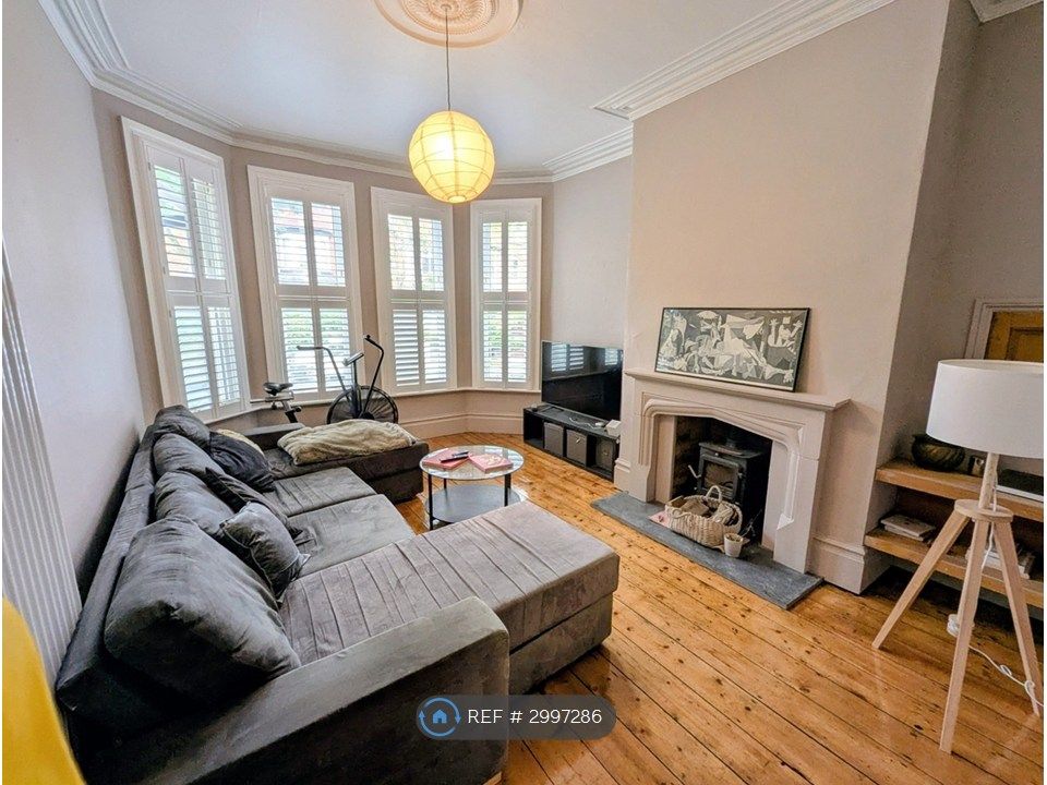 Property photo 3 of 24