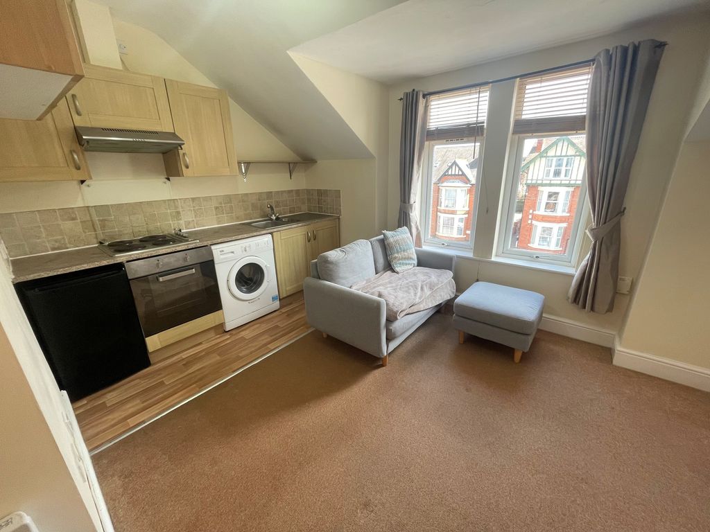 Property photo 2 of 8