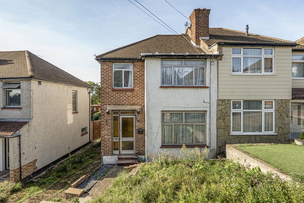 Property photo 1 of 18 External