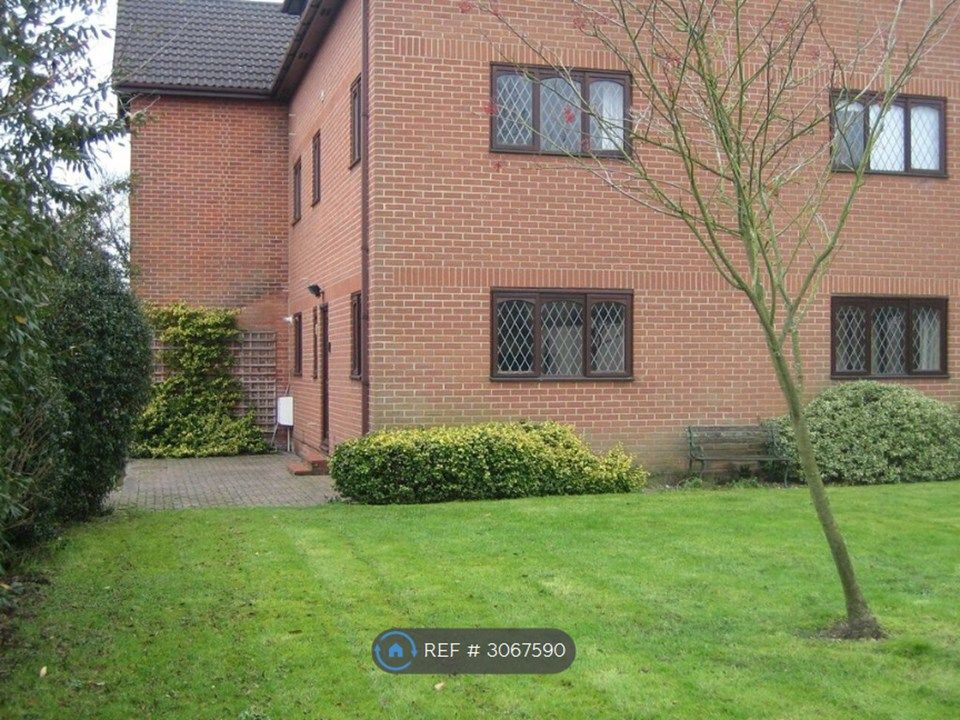 Property photo 3 of 11 Outside