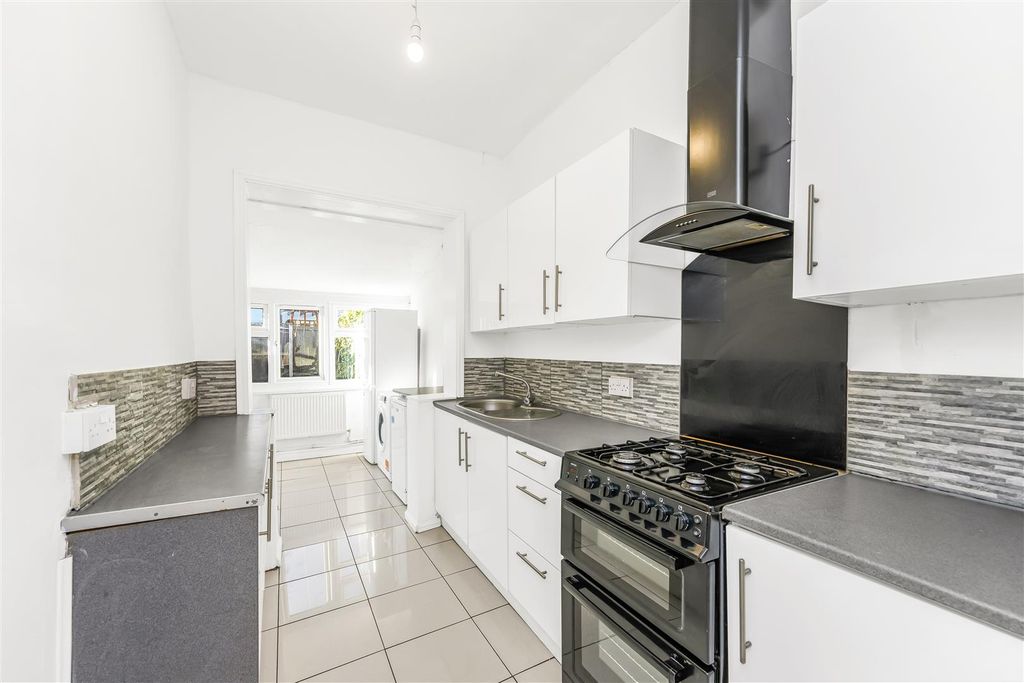 Property photo 1 of 19 45 Pearl Road-13.Jpg