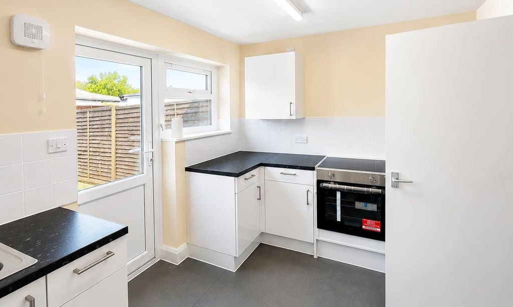 Property photo 2 of 11 81574434-65A3-41B0-9c87-17Cdb593E9Bb.Png