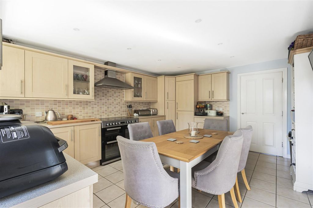 Property photo 3 of 21 2_78100.Jpg