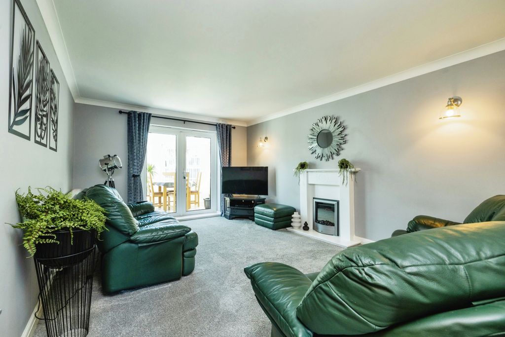 Property photo 2 of 17 Photo #2