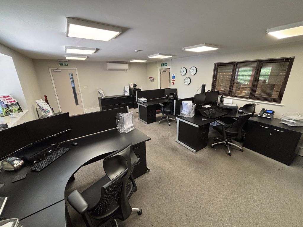 Property photo 3 of 6