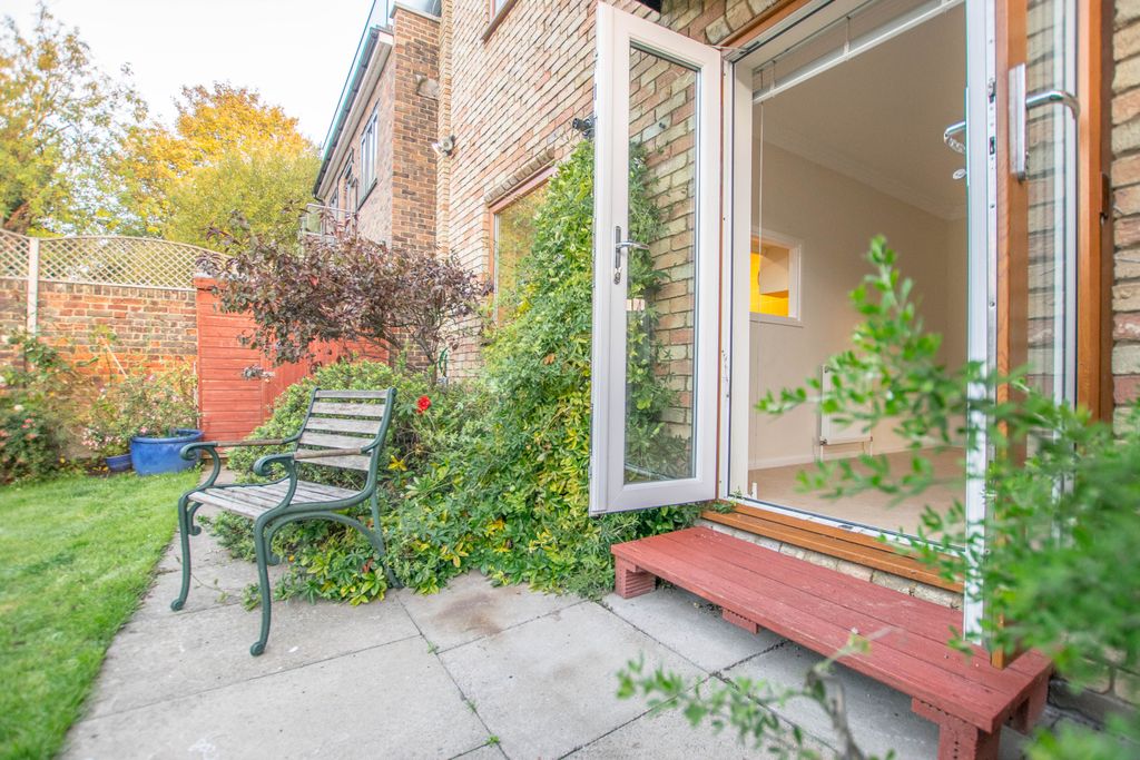 Property photo 3 of 14