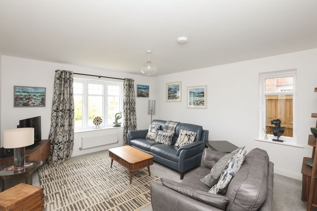 Property photo 2 of 43
