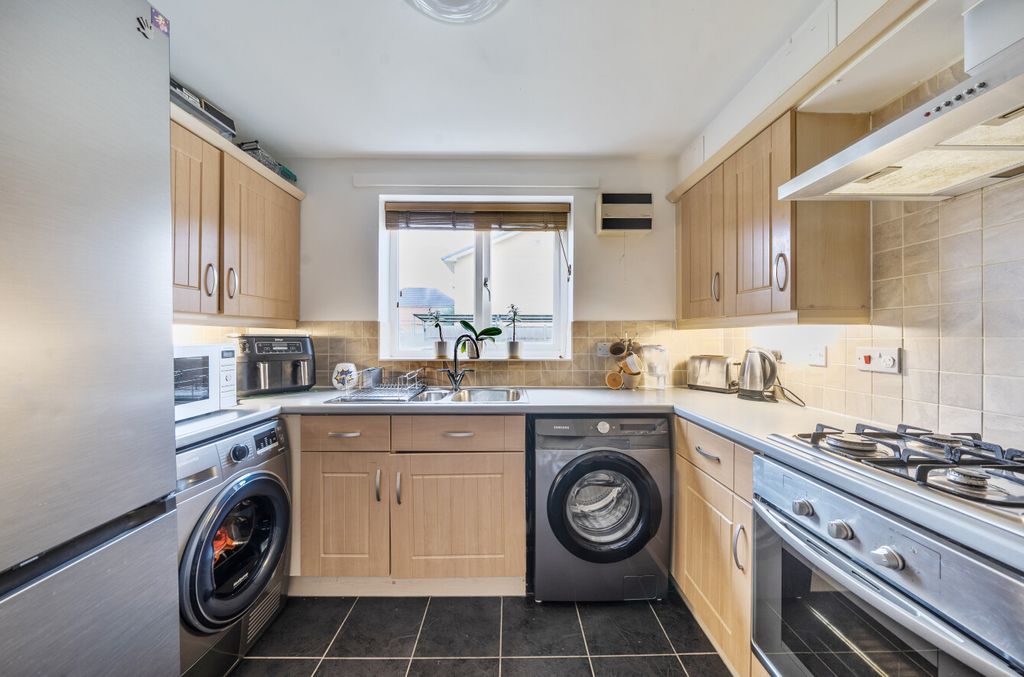 Property photo 3 of 8