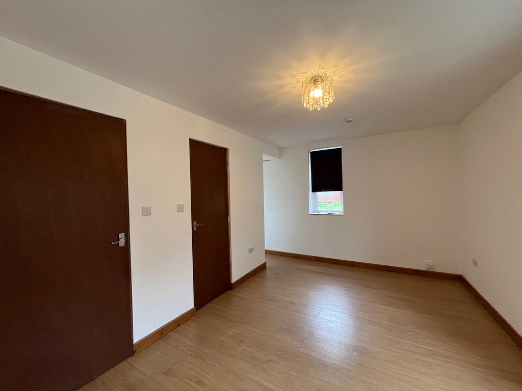 Property photo 3 of 7 Img_5429