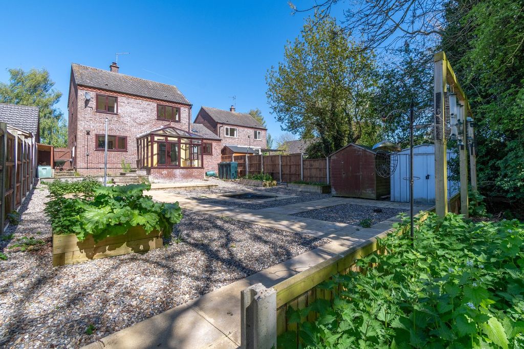 Property photo 2 of 21