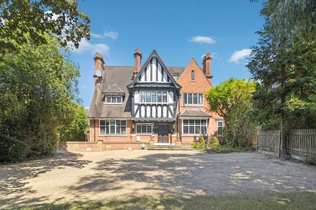 Property photo 1 of 18