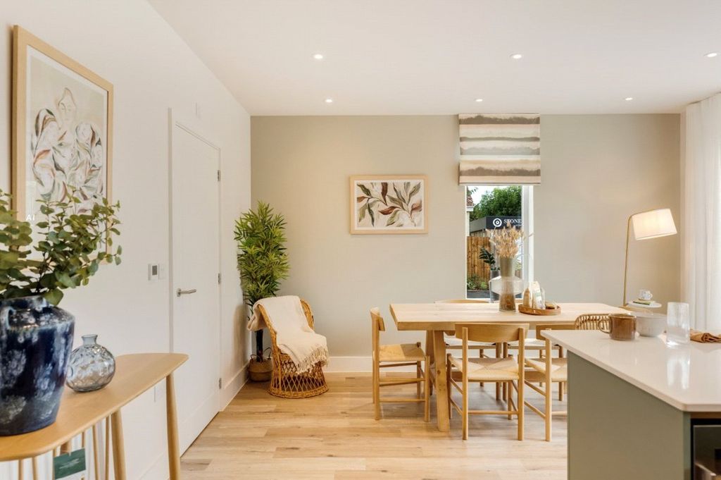 Property photo 1 of 15 Meadow Gate