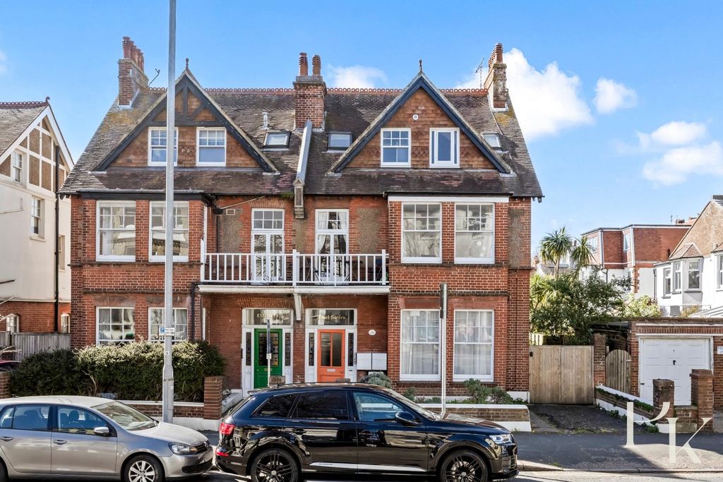 Property photo 2 of 14