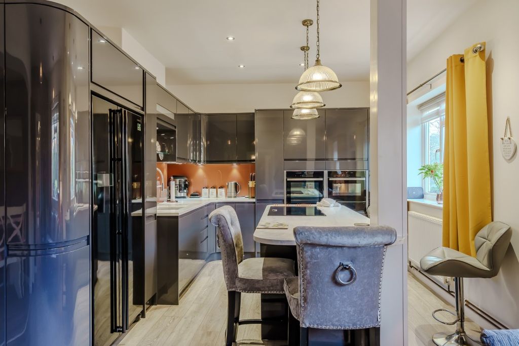 Property photo 2 of 29