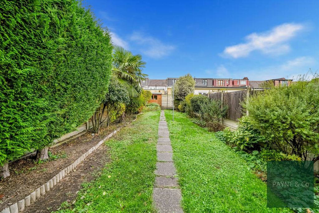Property photo 2 of 21
