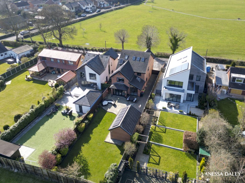 Property photo 1 of 44