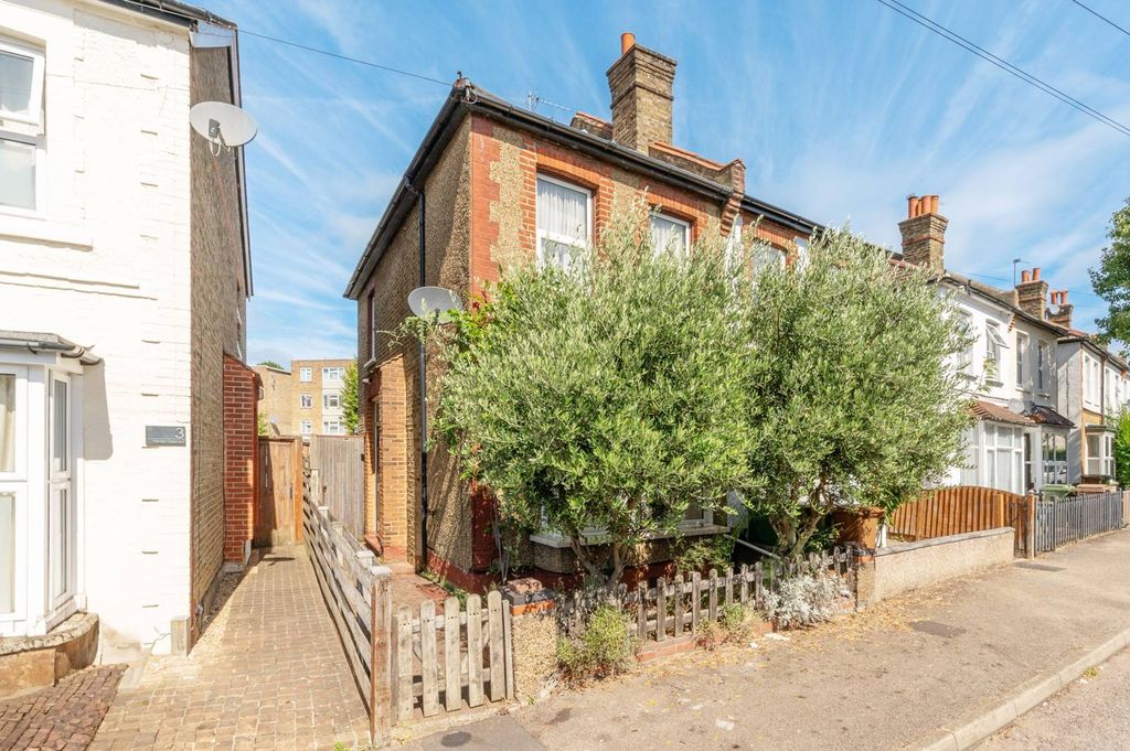 Property photo 1 of 9