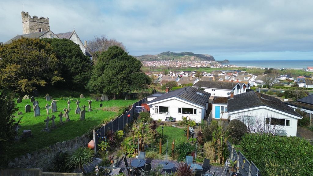 Property photo 2 of 25 Photo 23