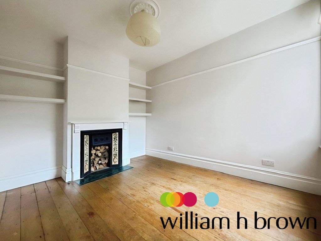 Property photo 3 of 11 Dining Room