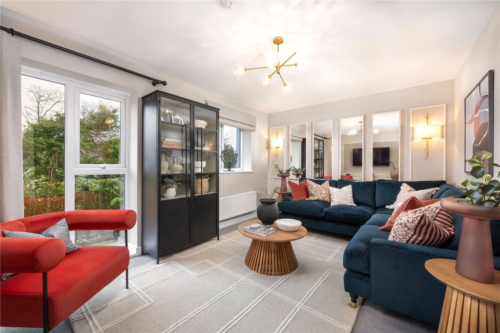 Property photo 3 of 14 Show Home