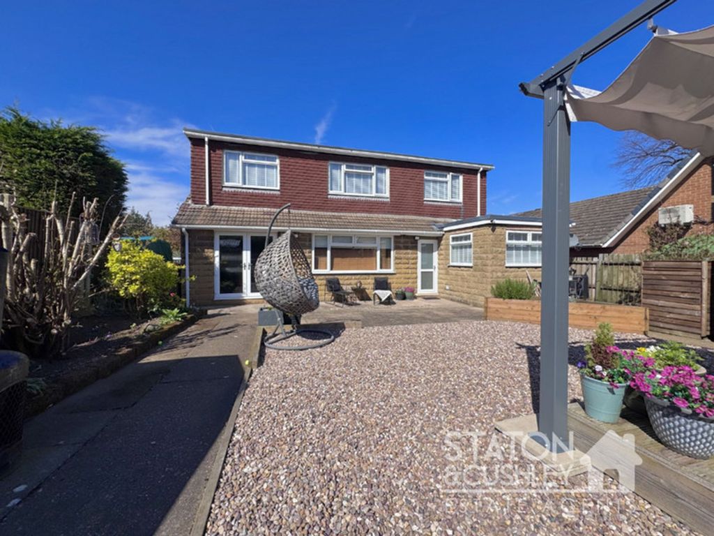 Property photo 2 of 35