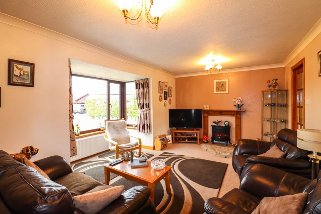 Property photo 3 of 26