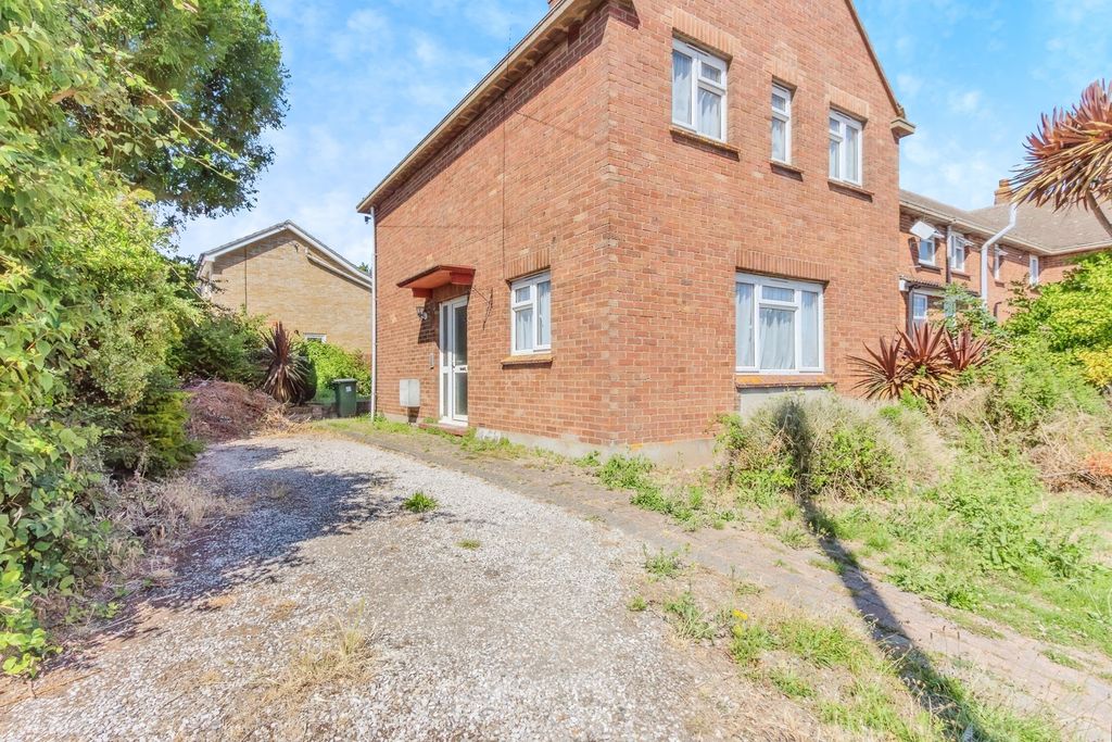 Property photo 2 of 17 Photo