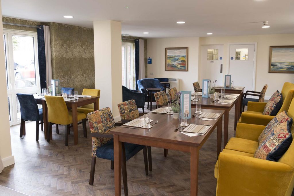 Property photo 1 of 12 Bistro