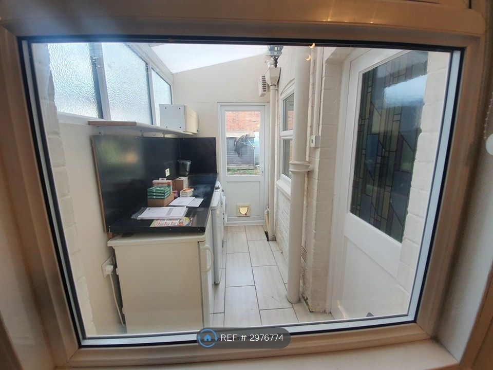 Property photo 3 of 12 Utility Room