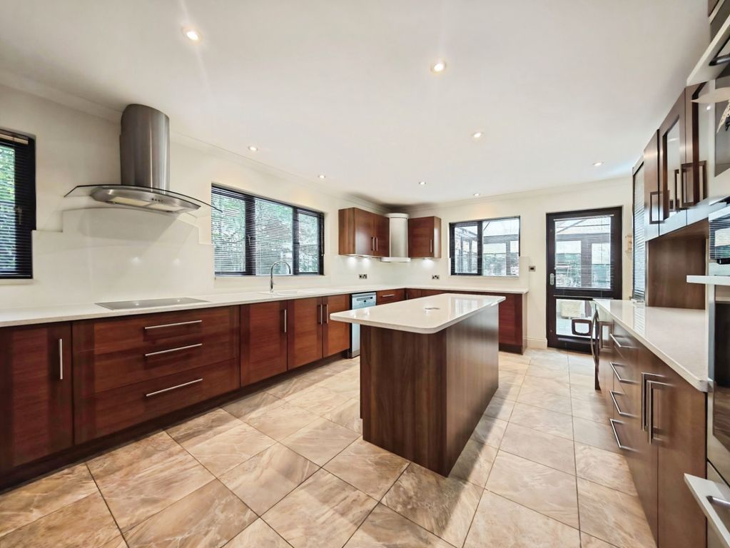 Property photo 2 of 35 Pbox-Img.Jpg