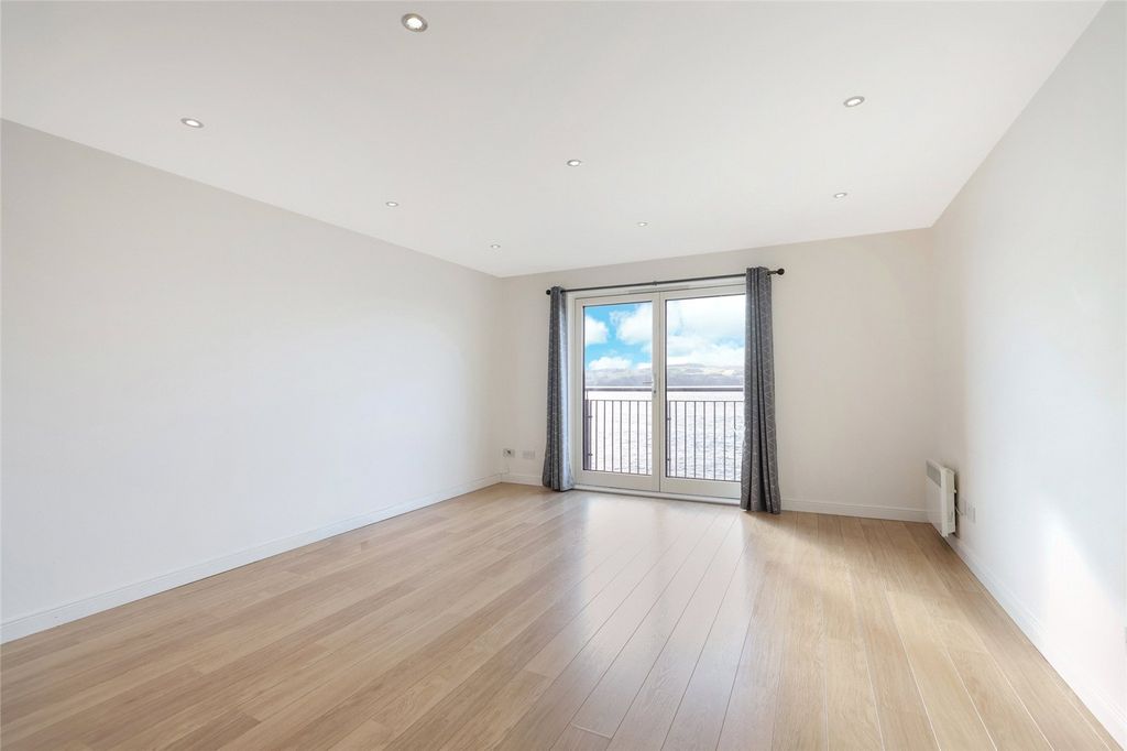 Property photo 3 of 22 Picture No. 05