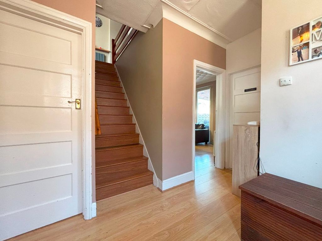 Property photo 2 of 25