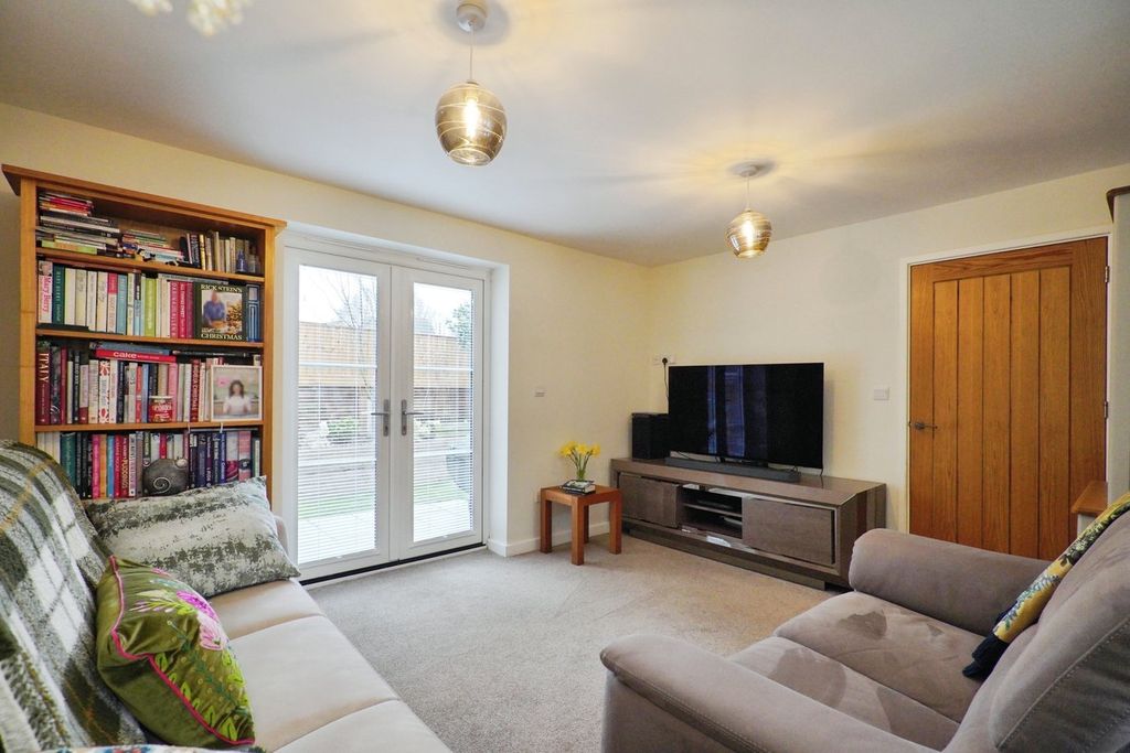 Property photo 2 of 20