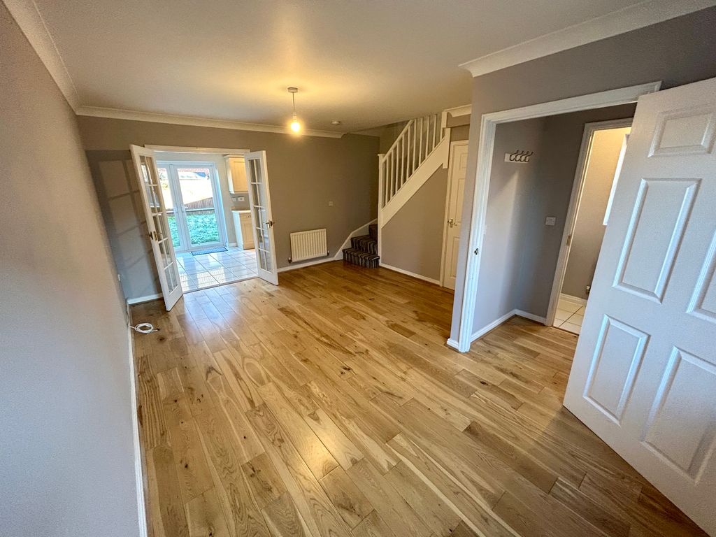 Property photo 2 of 16 Living Room