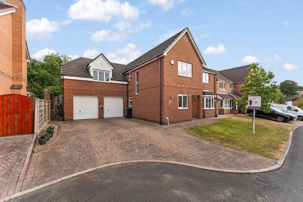 Property photo 2 of 59