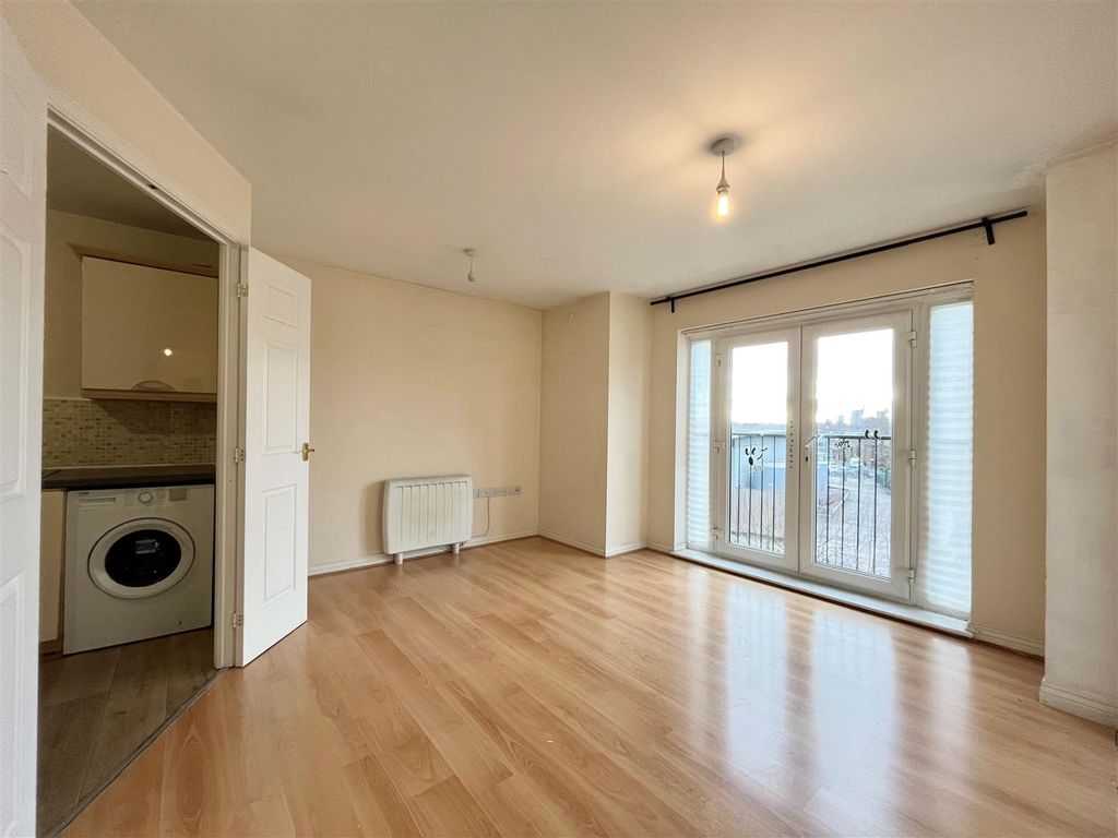 Property photo 2 of 7 Living Room