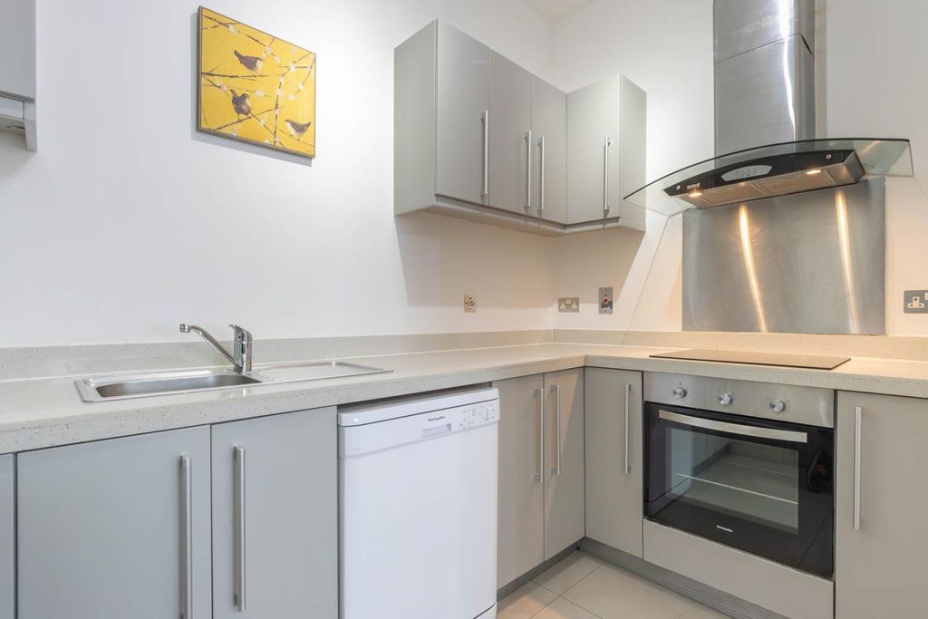 Property photo 2 of 18 Kitchen