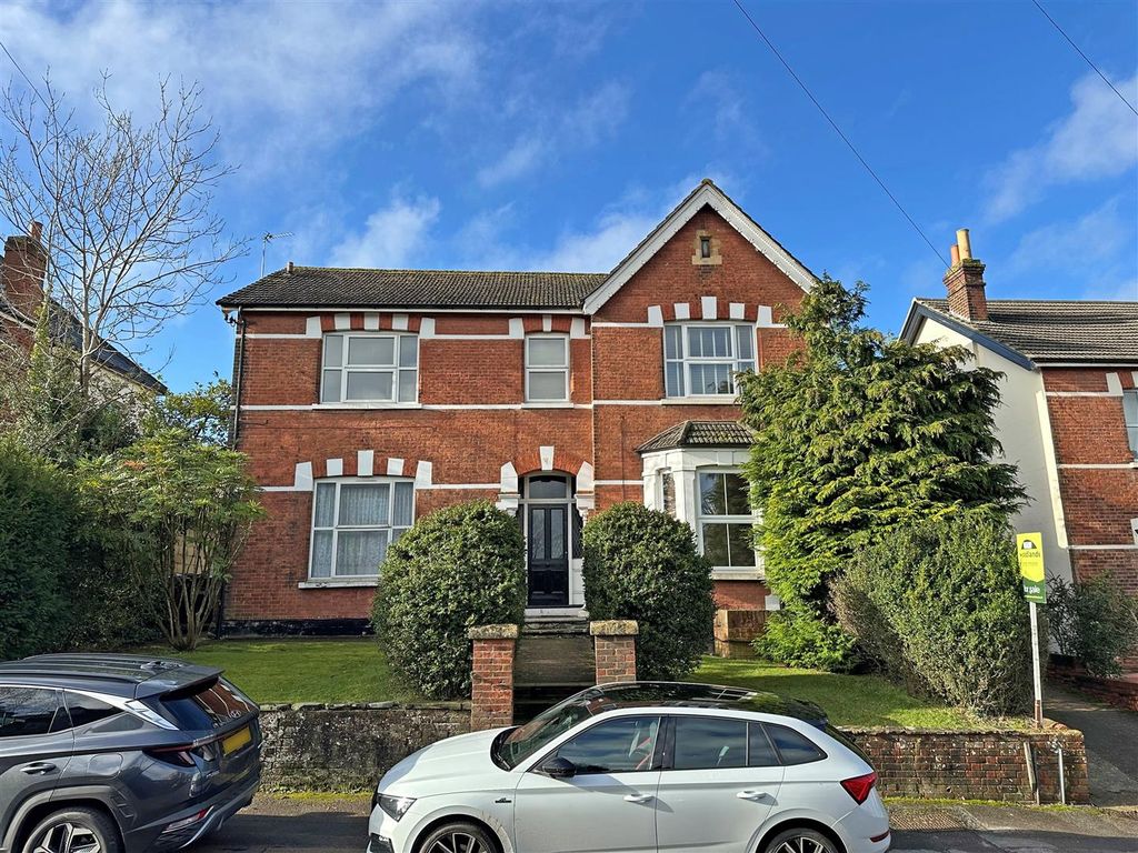 Property photo 1 of 10