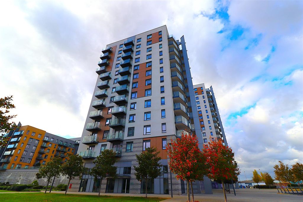 Property photo 2 of 14 The Peninsula (1).Jpg