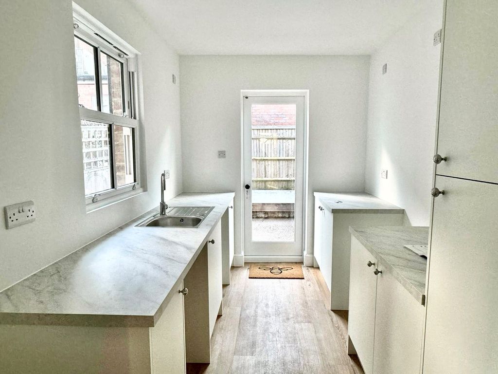 Property photo 2 of 21 Picture No. 28