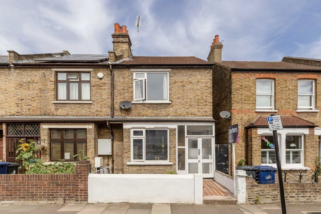 Property photo 1 of 8