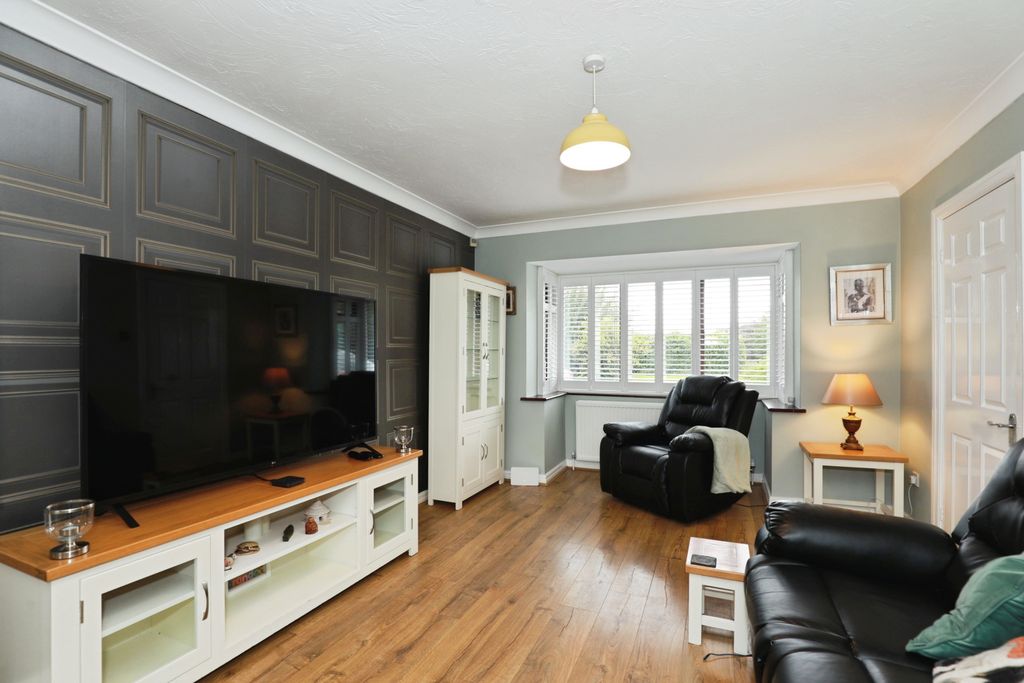 Property photo 2 of 20 Lounge