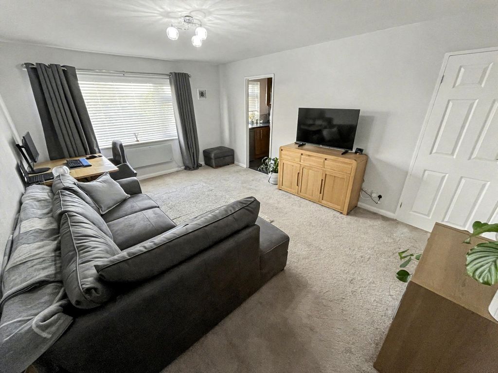 Property photo 2 of 17